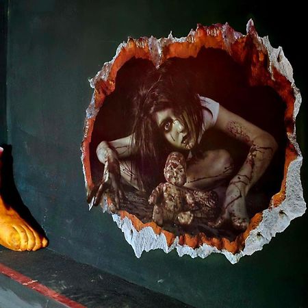 Scary Hostel Тбилиси Экстерьер фото
